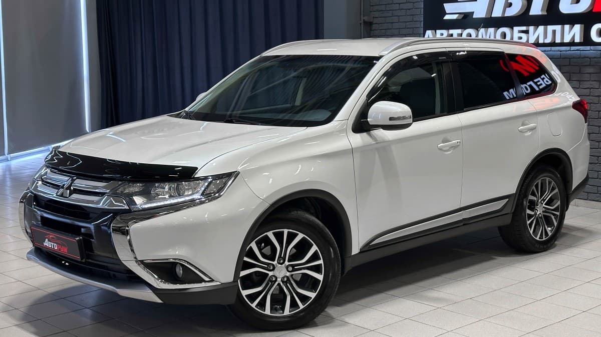 Mitsubishi Outlander - 2